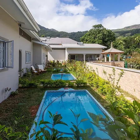 Beau Vallon Villa Chalets