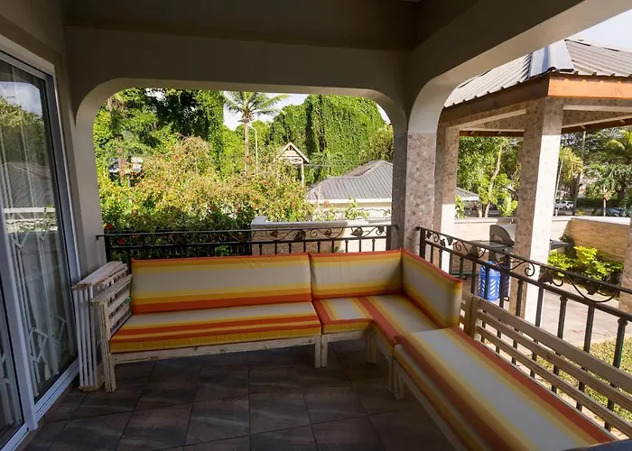 Beau Vallon Villa Chalets Chalet