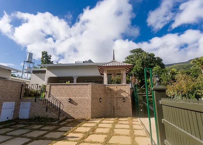 Chalet Beau Vallon Villa Chalets