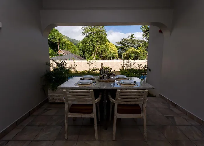 Chalet Beau Vallon Villa Chalets *
