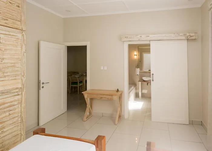 Beau Vallon Villa Chalets *