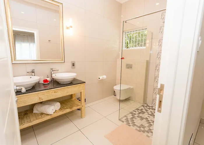 Chalet Beau Vallon Villa Chalets