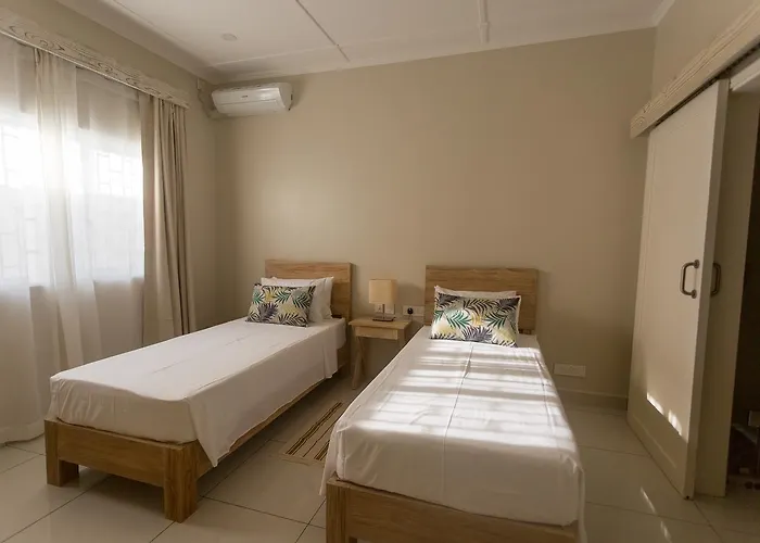 Beau Vallon Villa Chalets *