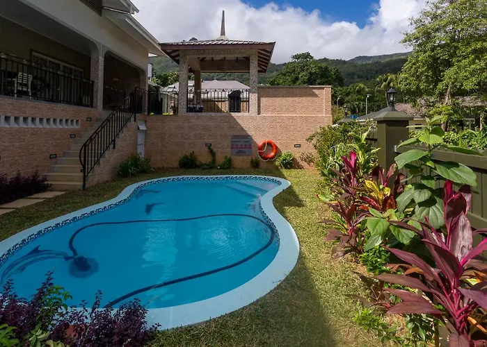 Chalet Beau Vallon Villa Chalets