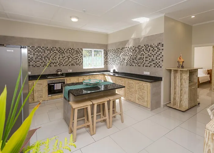 Beau Vallon Villa Chalets *