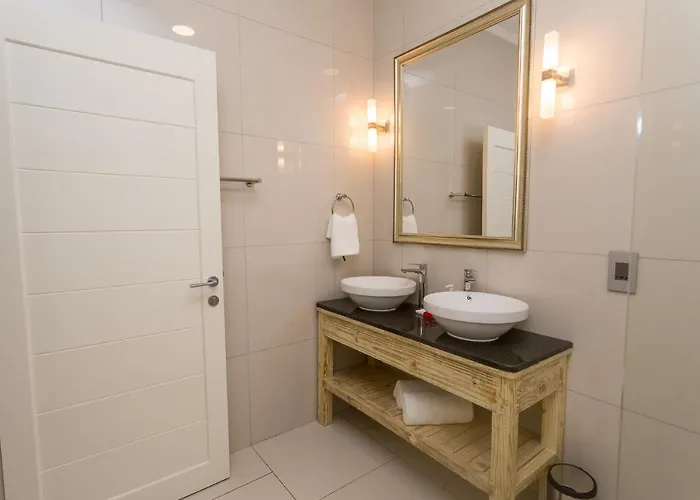 Beau Vallon Villa Chalets *