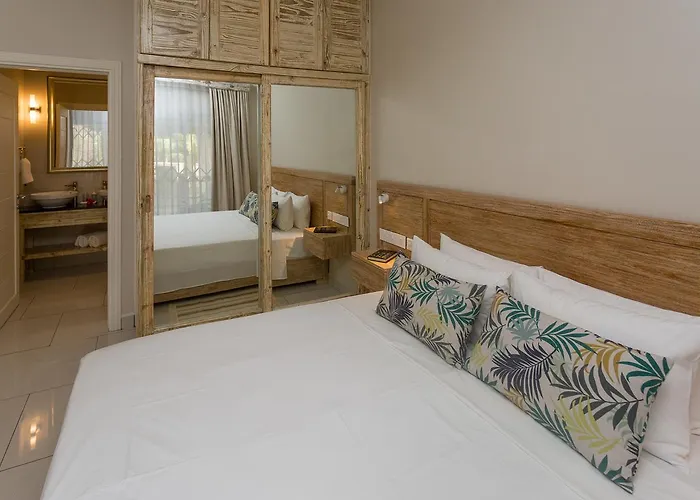 Beau Vallon Villa Chalets *
