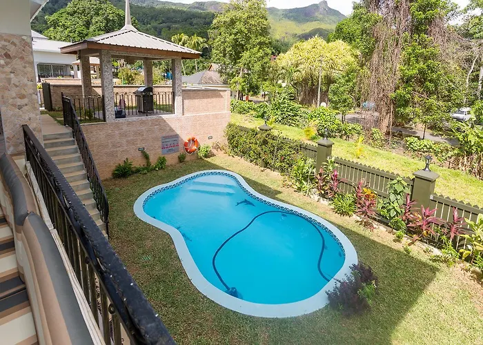 Beau Vallon Villa Chalets
