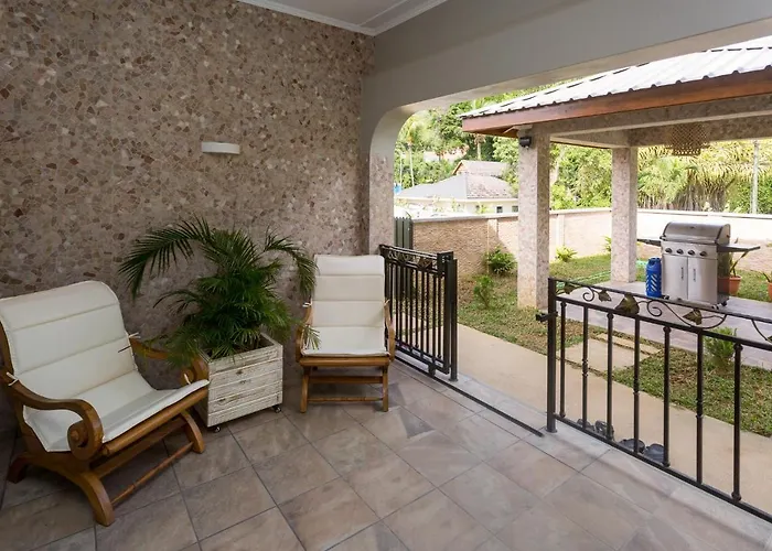 Beau Vallon Villa Chalets